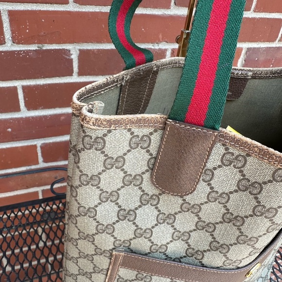 Gucci Beige GG Canvas Tote with Red and Green Straps - Picture 4 of 16